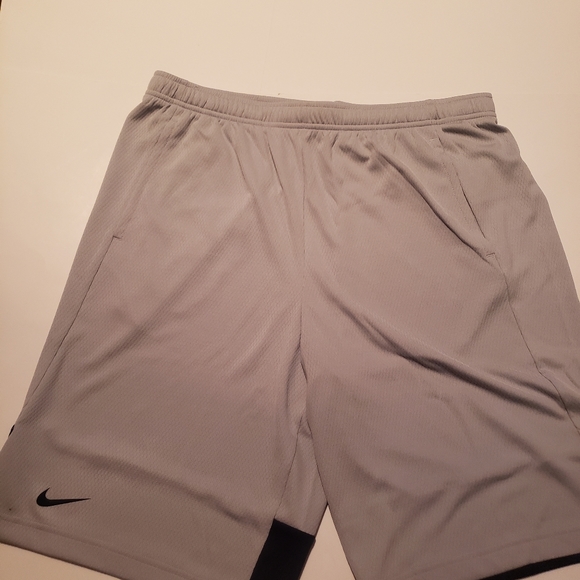 Nike Basketball Shorts Grey - Picture 13 of 16